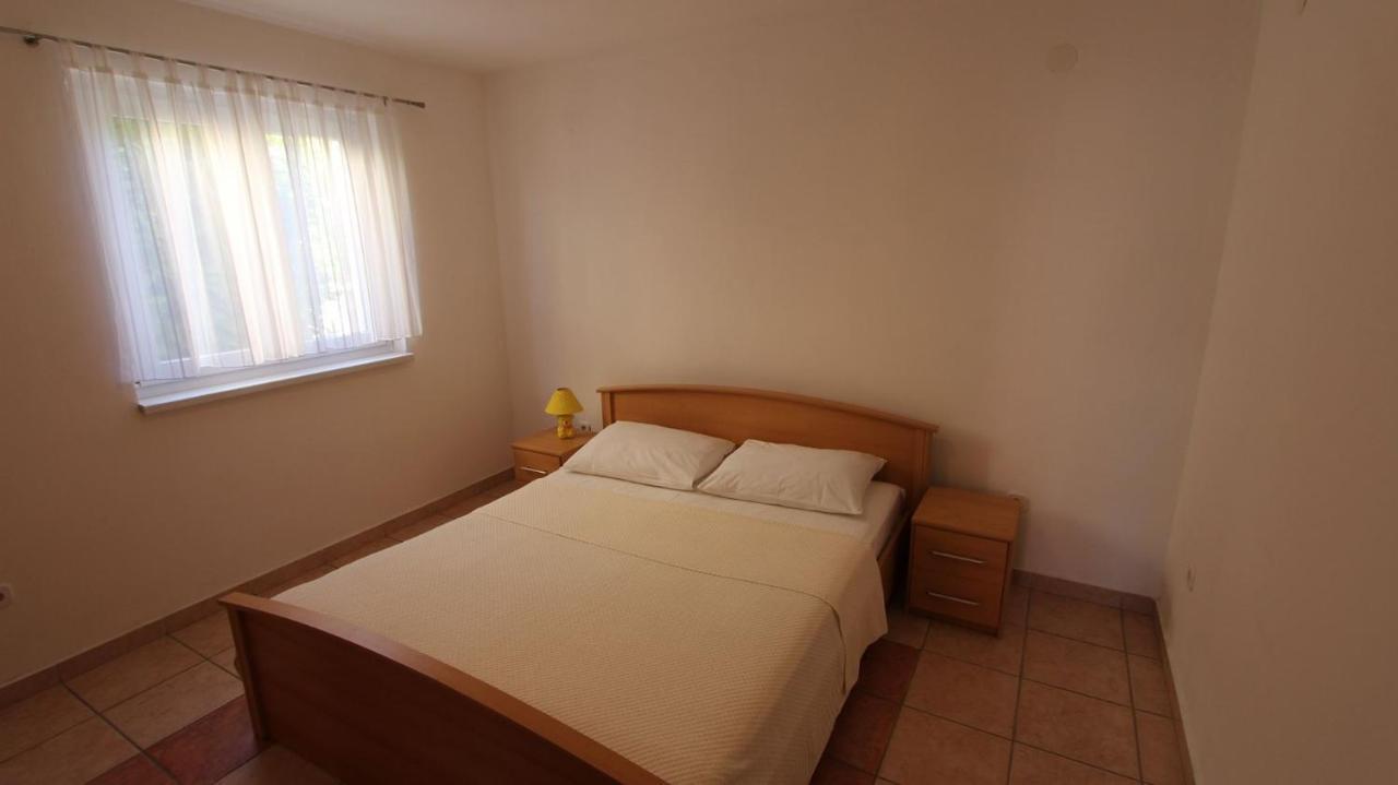 Apartments Grahovac Malinska Exterior foto