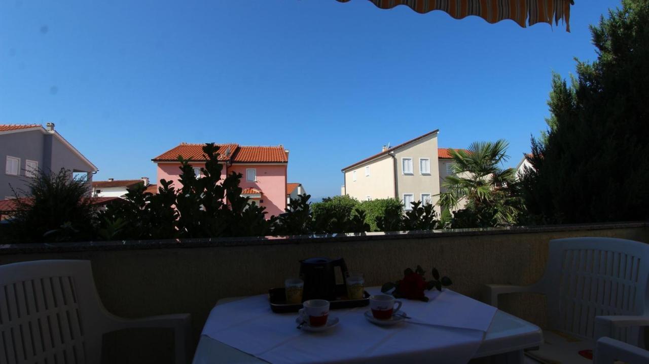 Apartments Grahovac Malinska Exterior foto