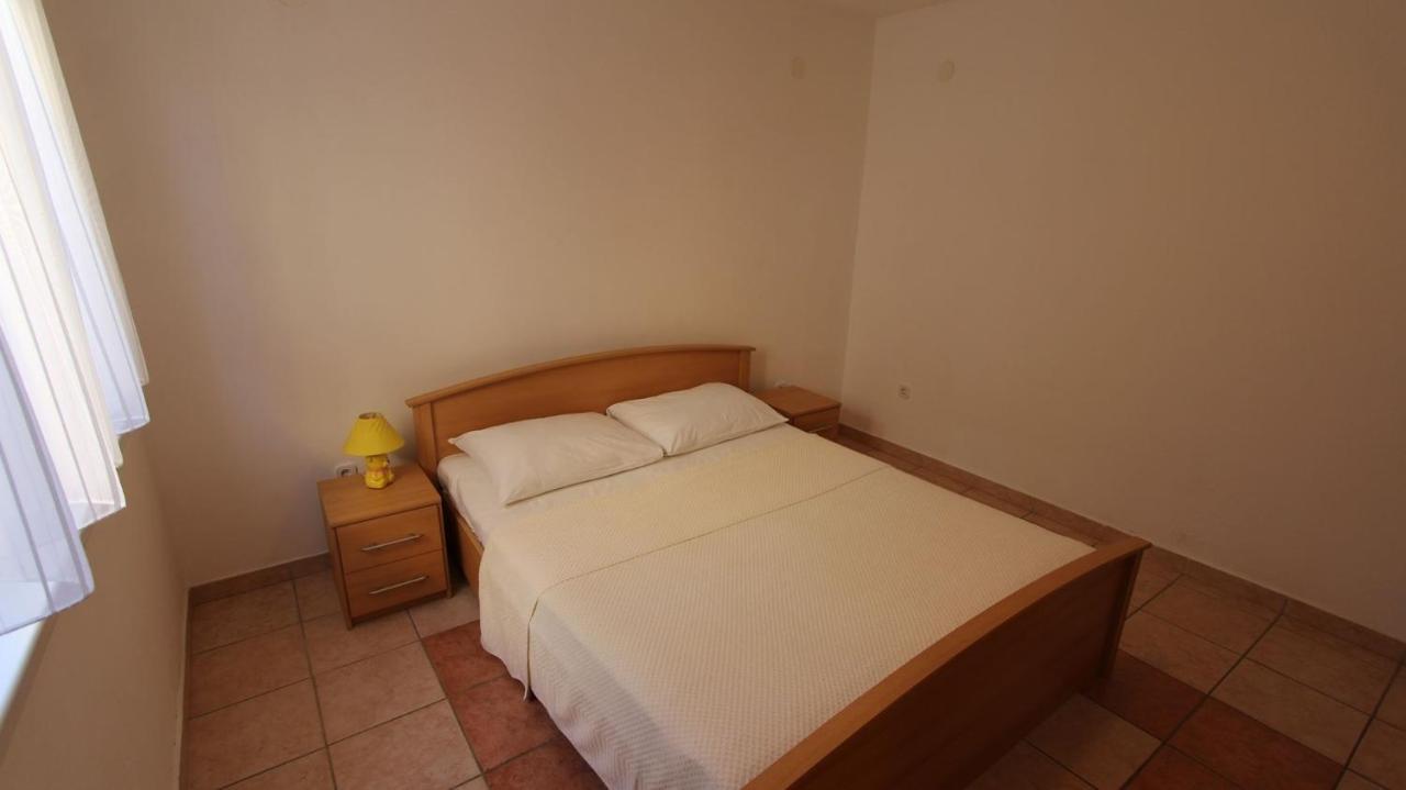 Apartments Grahovac Malinska Exterior foto